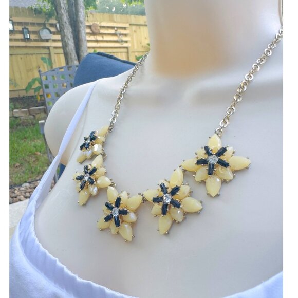 Vintage Floral Statement Necklace With Yellow & Black Crystal Petals - Picture 4 of 7